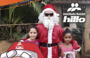 Papai Noel passou no Instituto Social Hillo para entregar seus presentes